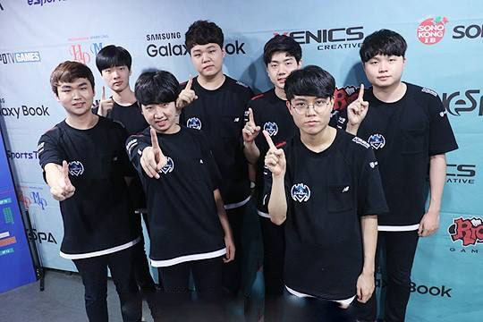 Top Esports 和 CTBC Flying Oyster 在 First Stand 2025 中取得首场胜利